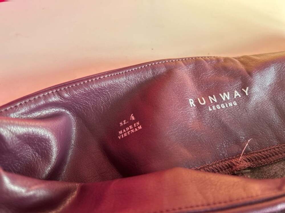 White House Black Market Runway Legging Faux Leather Pants Burgundy Size 4